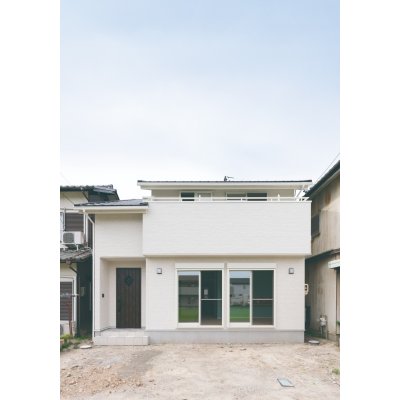 シンプルな外観ながら、家の中は楽しい工夫がいっぱいになりました。