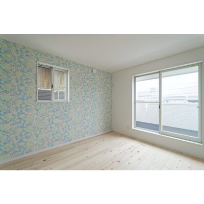 寝室の壁紙は、阪神カラーではなく。笑