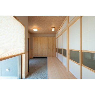 建ってみれば、一般的には十分に広い廊下。笑