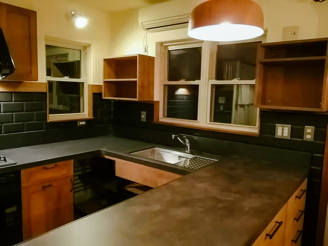 黒を基調にしたシンプルデザイン