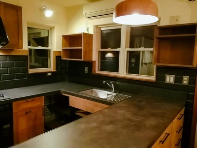 黒を基調にしたシンプルデザイン